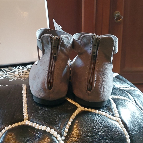 New X Ankle Strappy Lightweight Ballet Flat - Picture 4 of 6